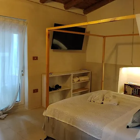 B&B 
